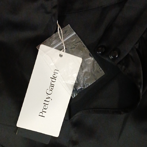 Chic Black Sleeveless Maxi Dress - Picture 2 of 11